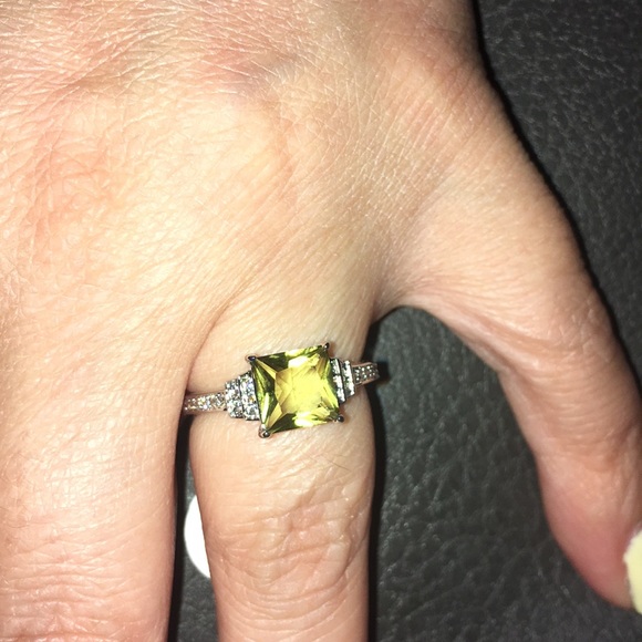 Smokey Green Peridot Ring - Picture 2 of 5